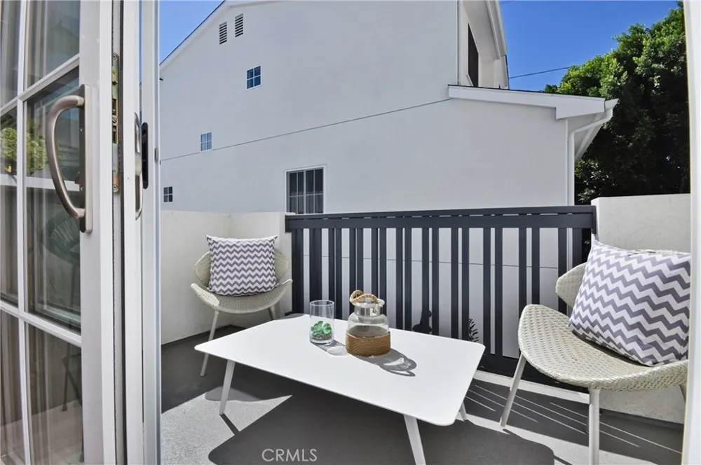 4641 Cahuenga Boulevard Toluca Lake, CA 91602