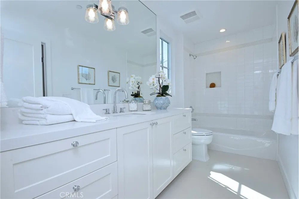 4641 Cahuenga Boulevard Toluca Lake, CA 91602