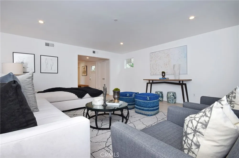 4641 Cahuenga Boulevard Toluca Lake, CA 91602