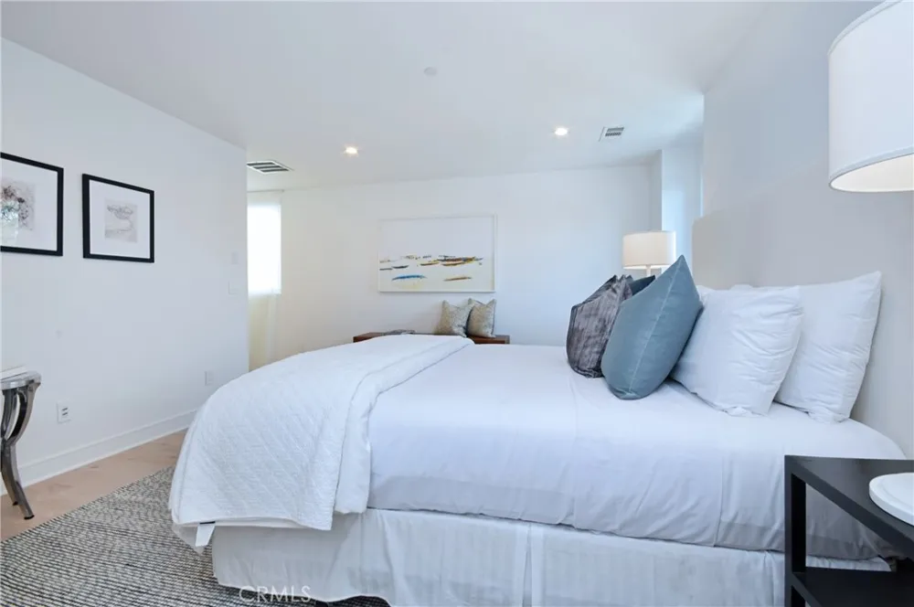 4641 Cahuenga Boulevard Toluca Lake, CA 91602