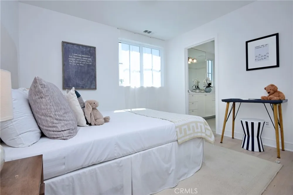 4641 Cahuenga Boulevard Toluca Lake, CA 91602