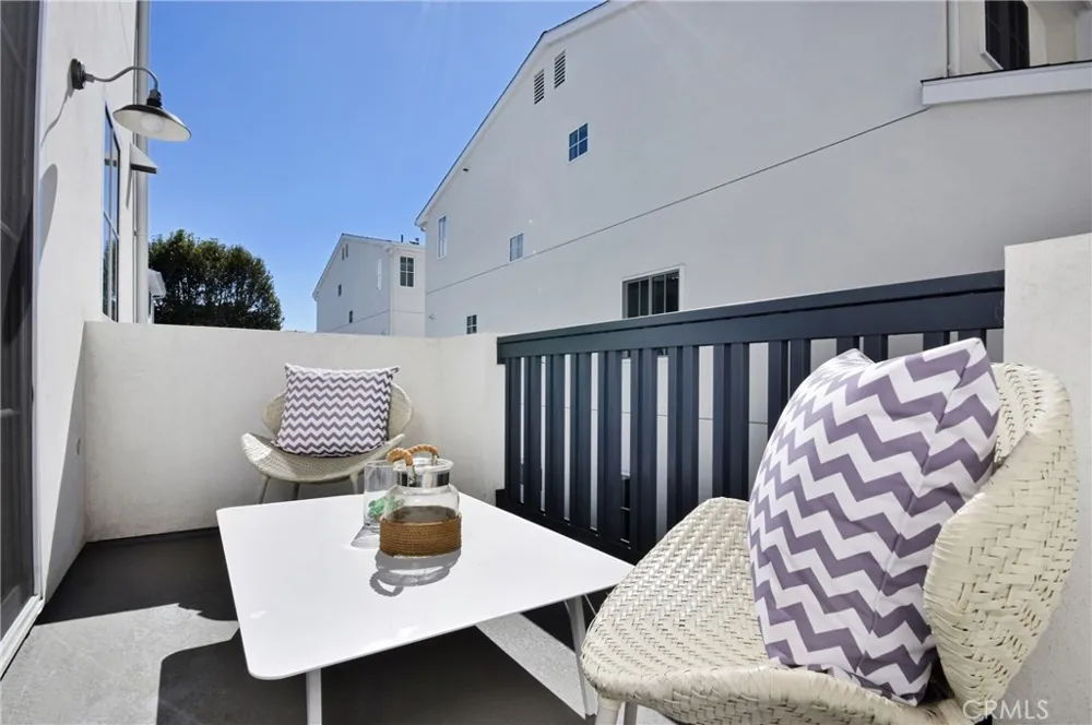 4641 Cahuenga Boulevard Toluca Lake, CA 91602