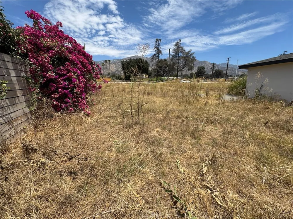 16 E Altadena Drive Altadena, CA 91001