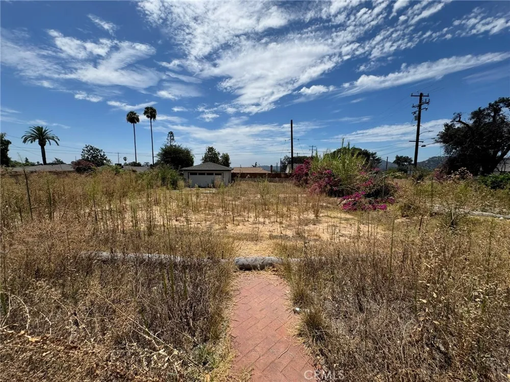 16 E Altadena Drive Altadena, CA 91001