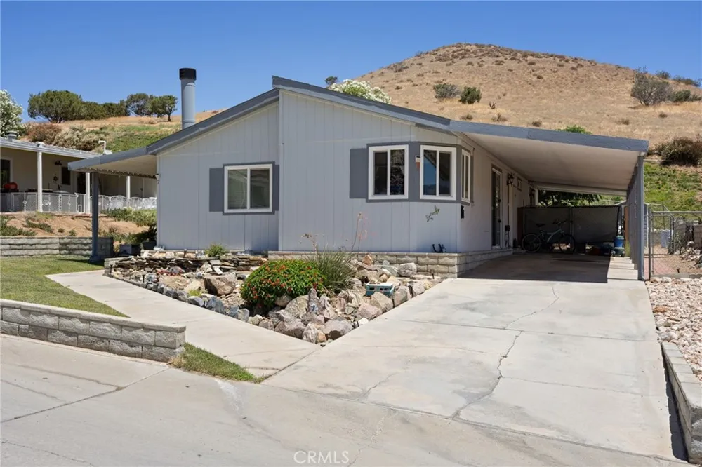 33105 Santiago Road #7 Acton, CA 93510