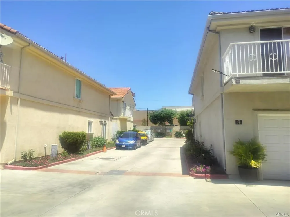 14627 Gledhill Panorama City, CA 91402