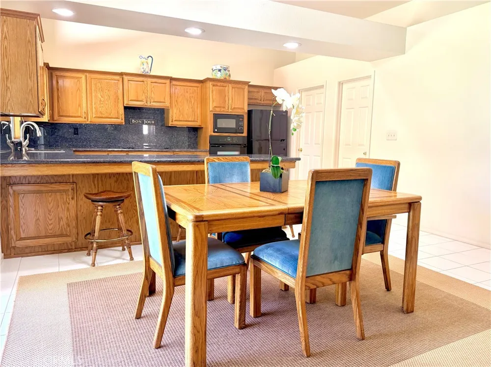 1044 Sycamore Way Porterville, CA 93257