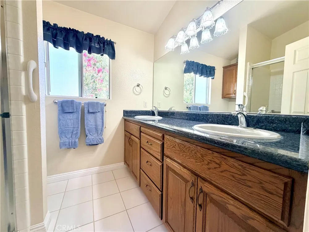 1044 Sycamore Way Porterville, CA 93257