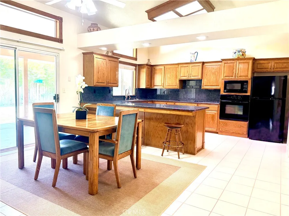 1044 Sycamore Way Porterville, CA 93257