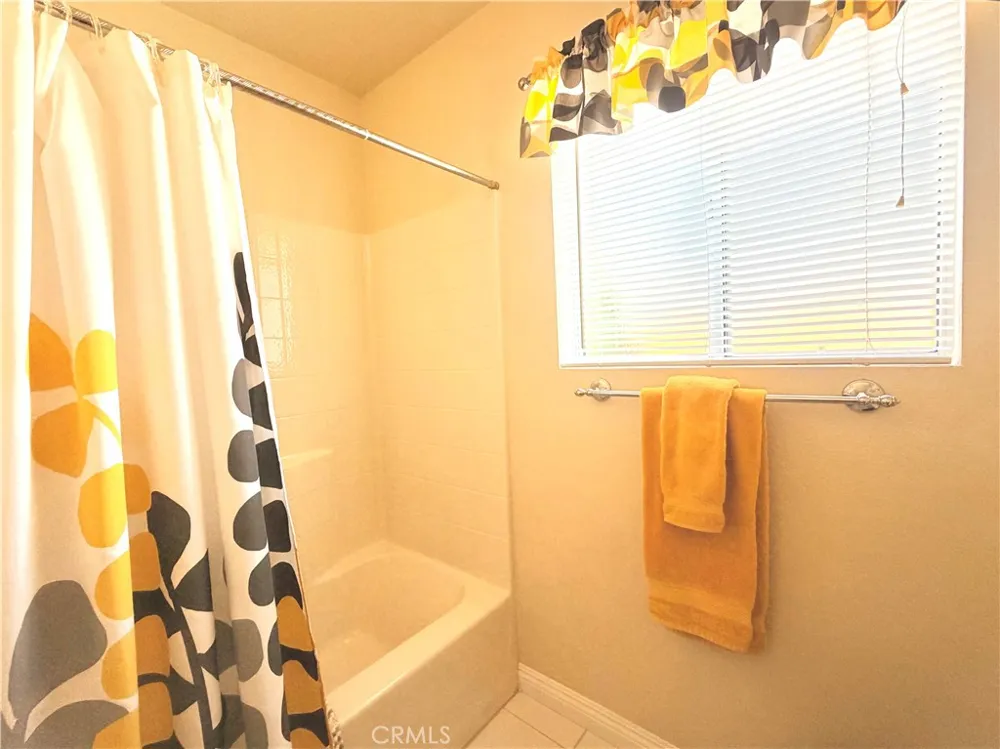 1044 Sycamore Way Porterville, CA 93257