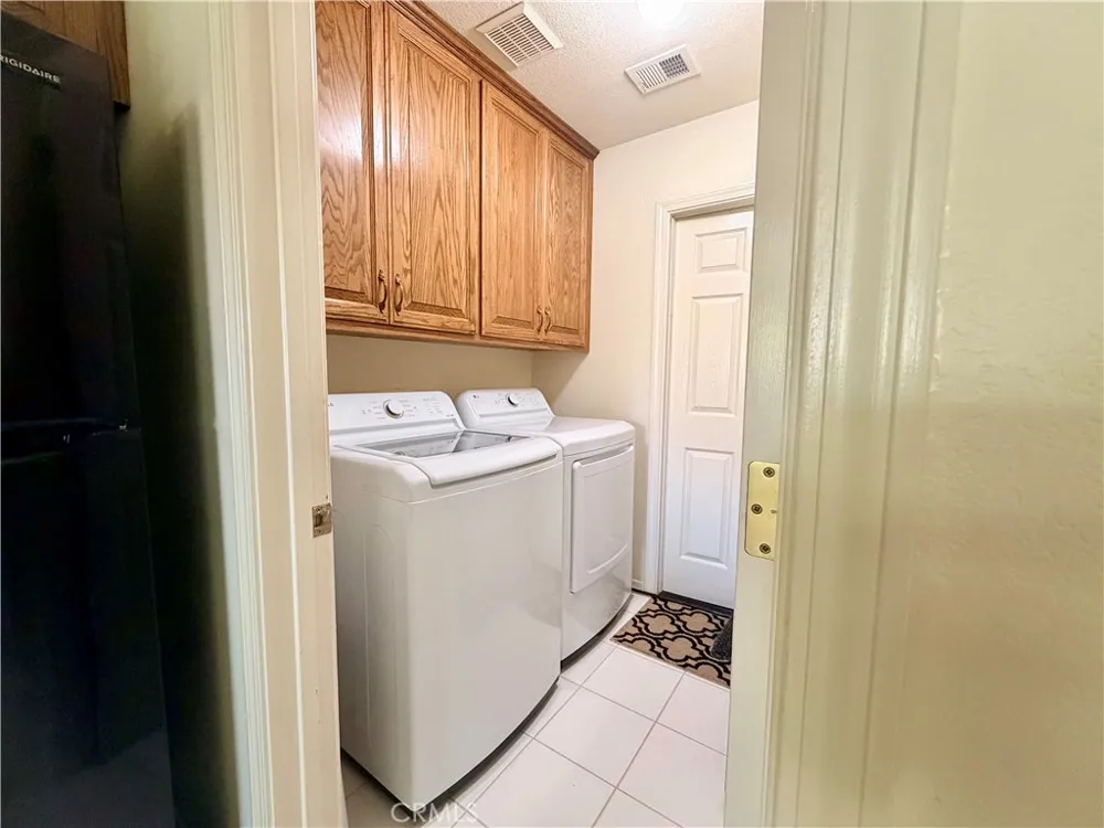 1044 Sycamore Way Porterville, CA 93257