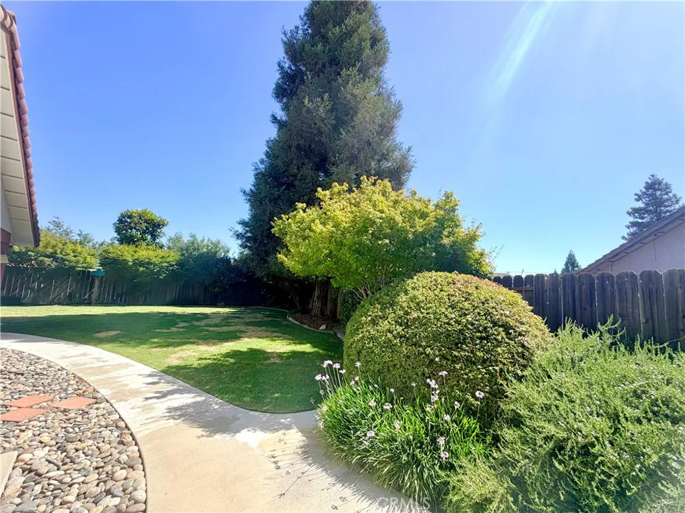 1044 Sycamore Way Porterville, CA 93257