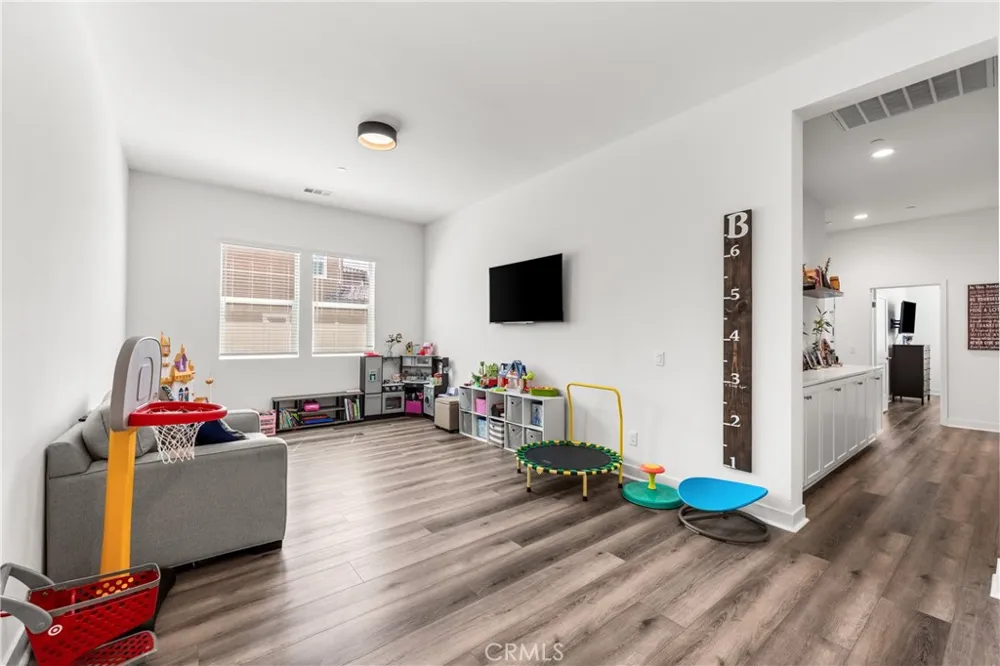 39350 Stallion Palmdale, CA 93551