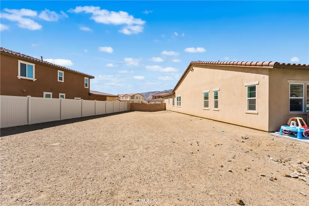 39350 Stallion Palmdale, CA 93551