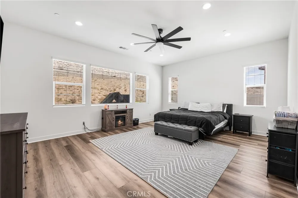 39350 Stallion Palmdale, CA 93551