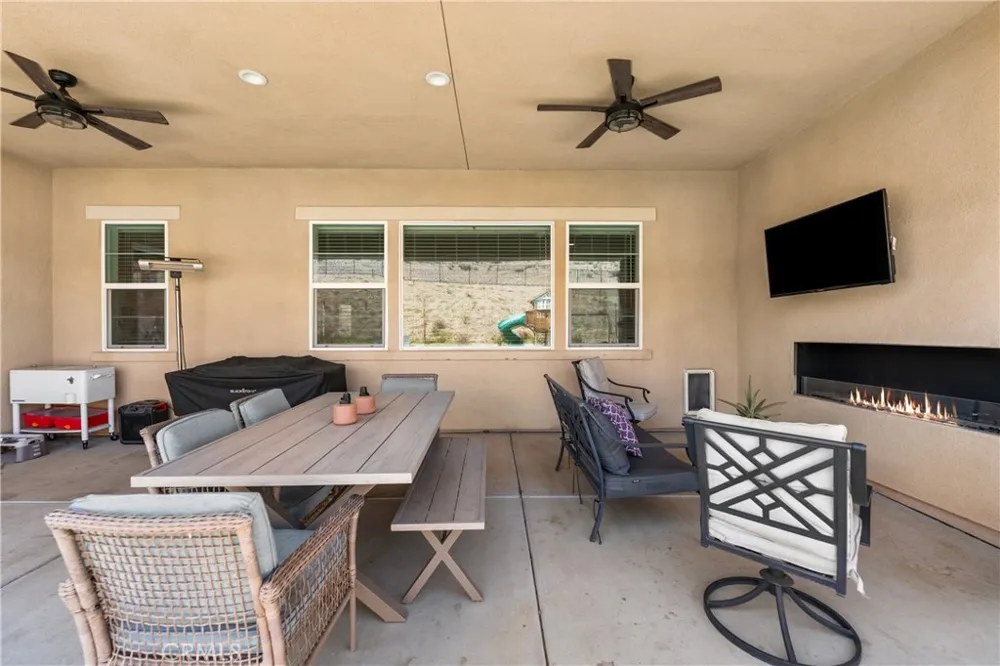 39350 Stallion Palmdale, CA 93551