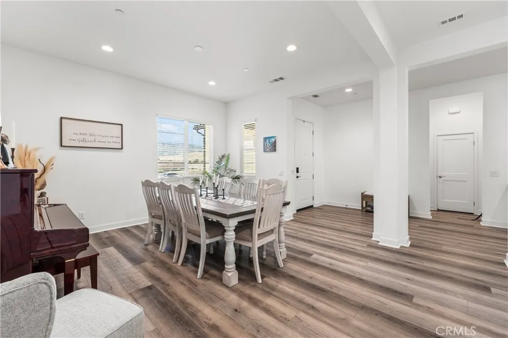 39350 Stallion Palmdale, CA 93551