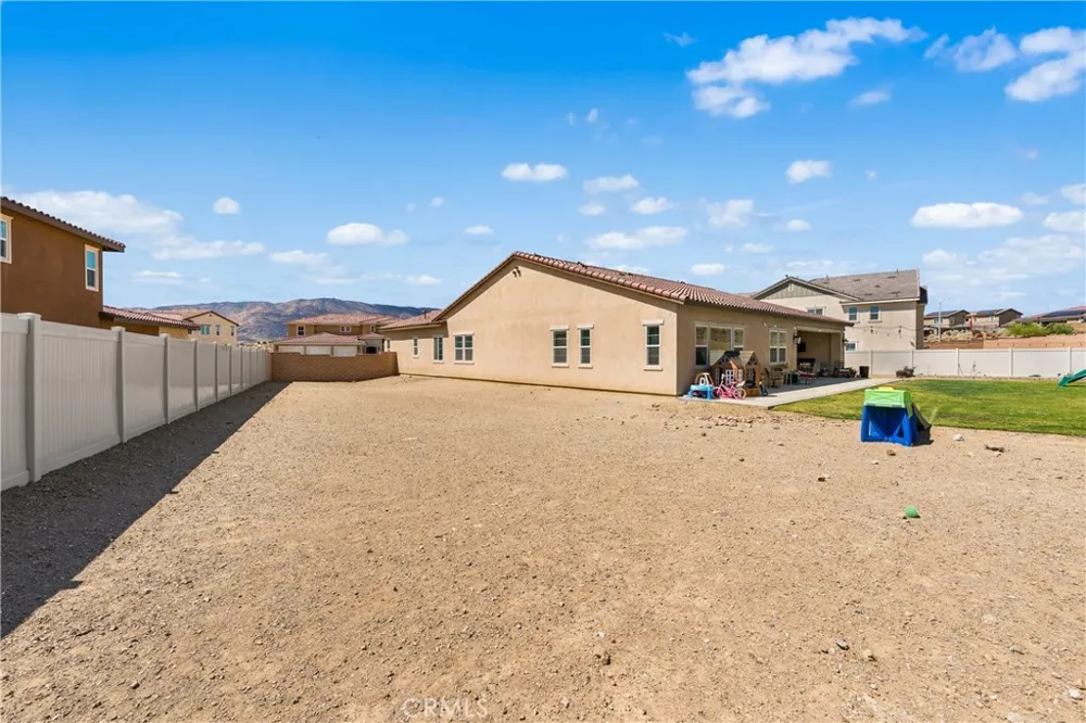 39350 Stallion Palmdale, CA 93551