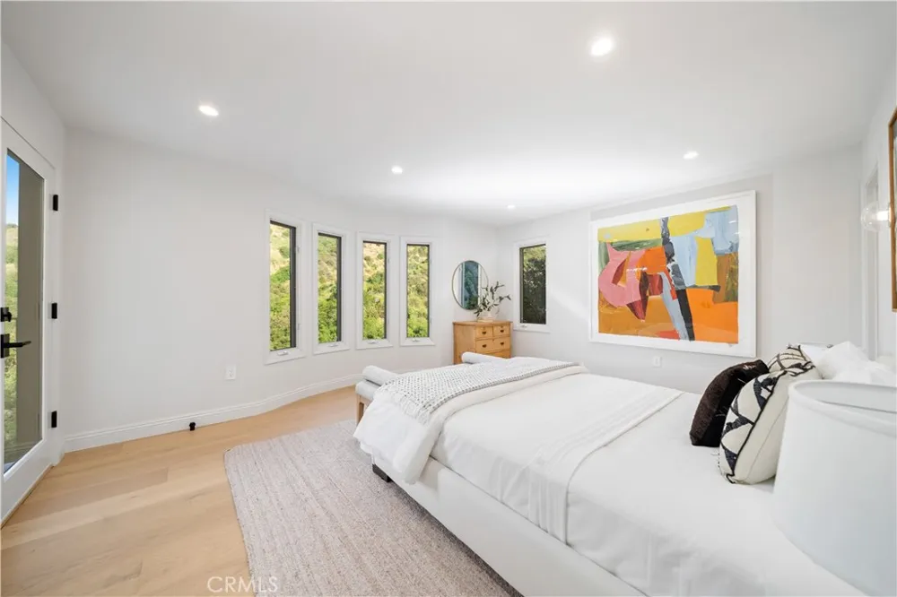 3636 Camino De La Cumbre Sherman Oaks, CA 91423
