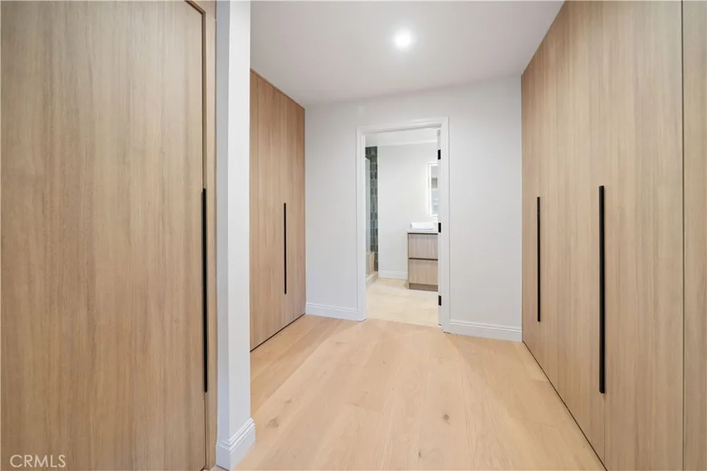 3636 Camino De La Cumbre Sherman Oaks, CA 91423