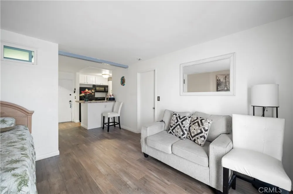 21800 Schoenborn Street #215 Canoga Park, CA 91304