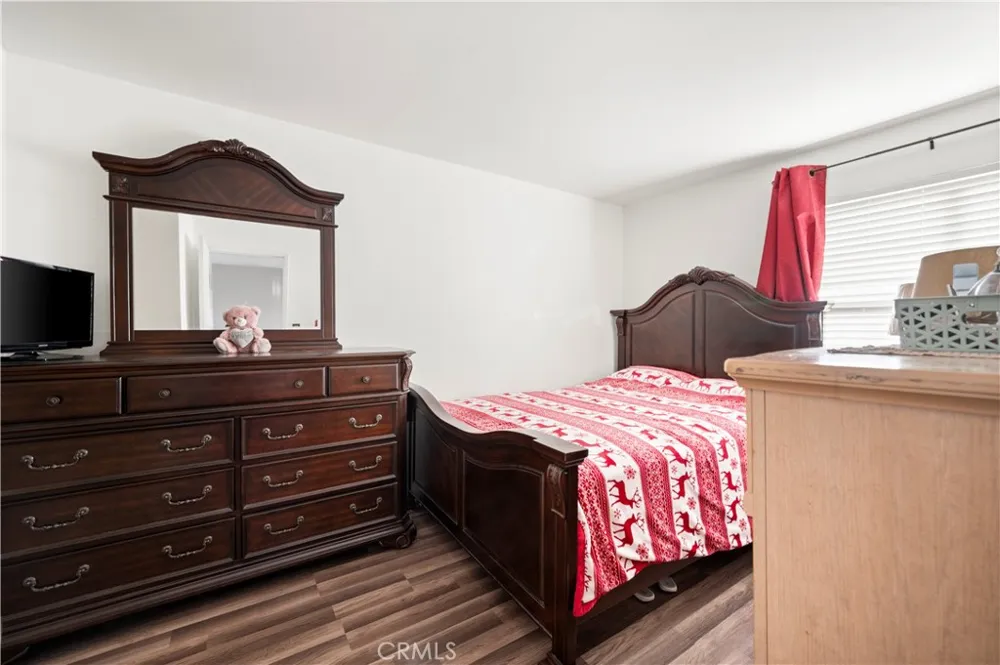 21800 Schoenborn Street #215 Canoga Park, CA 91304