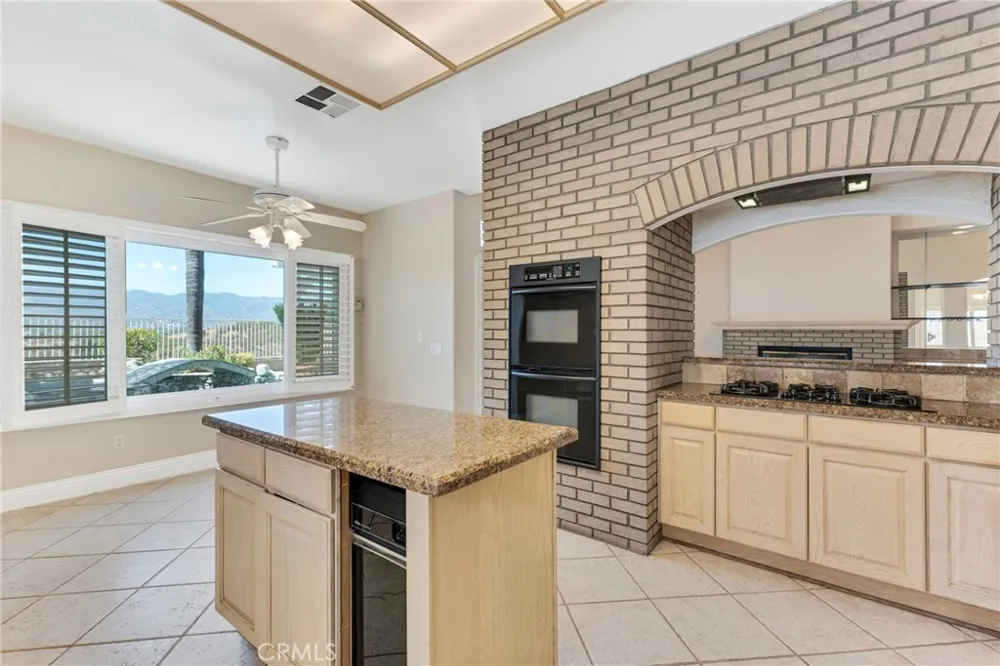 22244 Circle J Ranch Road Saugus, CA 91350