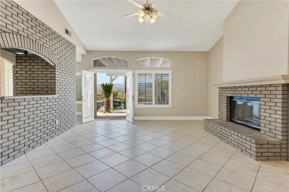22244 Circle J Ranch Road Saugus, CA 91350