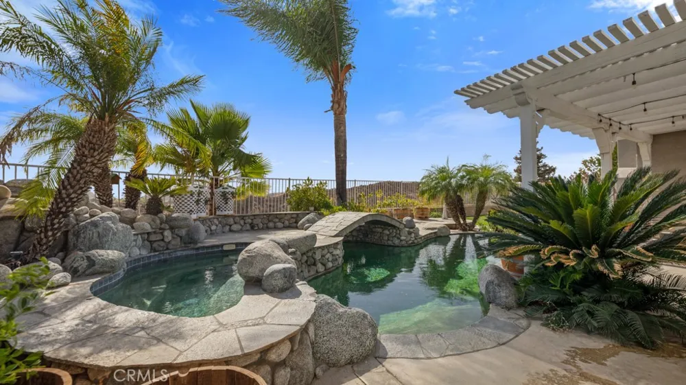 22244 Circle J Ranch Road Saugus, CA 91350