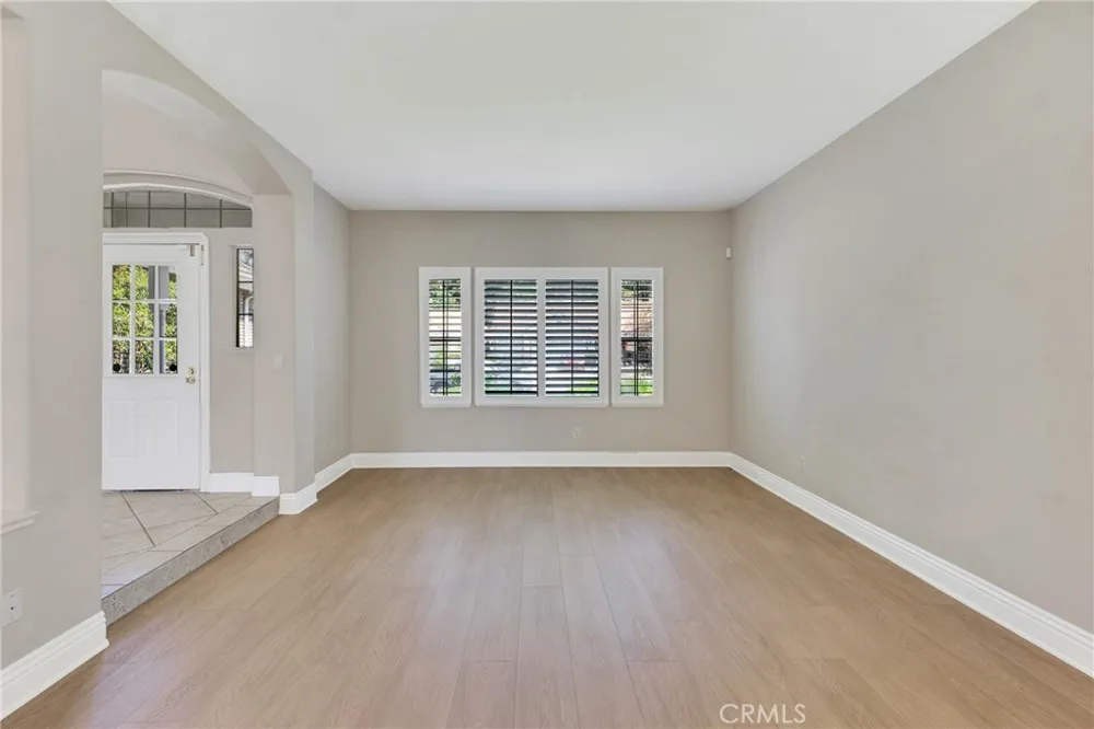 22244 Circle J Ranch Road Saugus, CA 91350