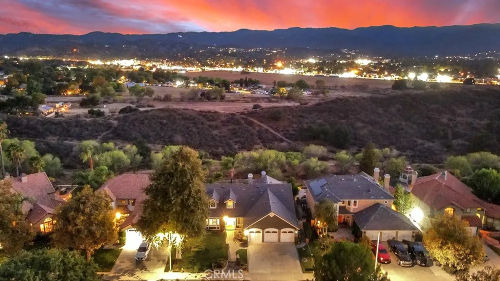 22244 Circle J Ranch Road Saugus, CA 91350