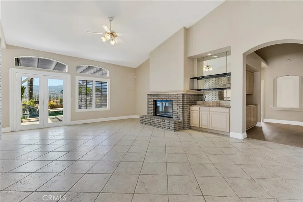 22244 Circle J Ranch Road Saugus, CA 91350
