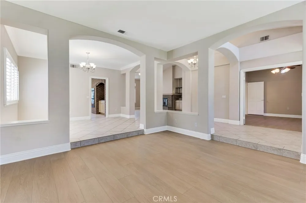 22244 Circle J Ranch Road Saugus, CA 91350