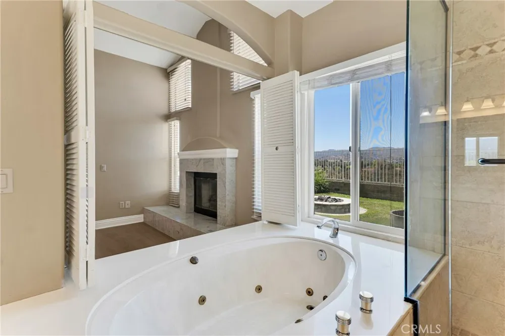 22244 Circle J Ranch Road Saugus, CA 91350