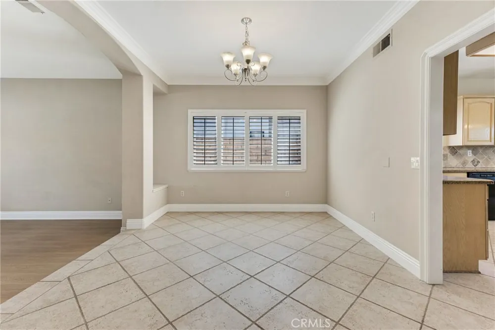 22244 Circle J Ranch Road Saugus, CA 91350