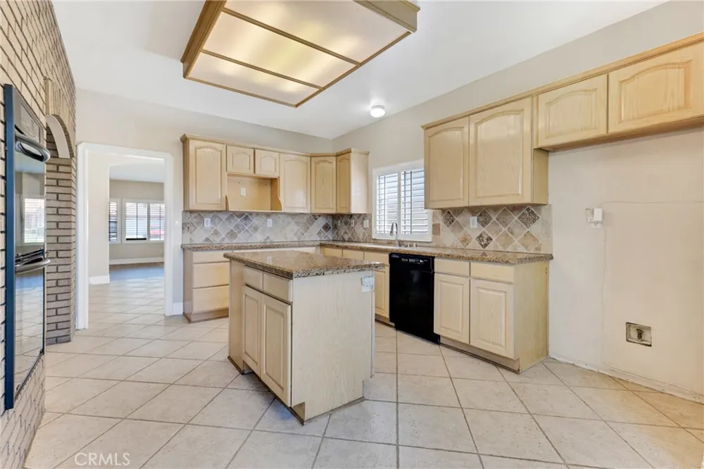 22244 Circle J Ranch Road Saugus, CA 91350