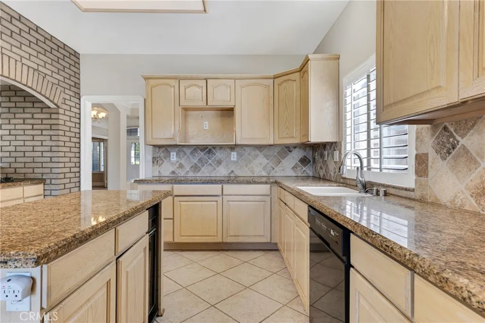 22244 Circle J Ranch Road Saugus, CA 91350