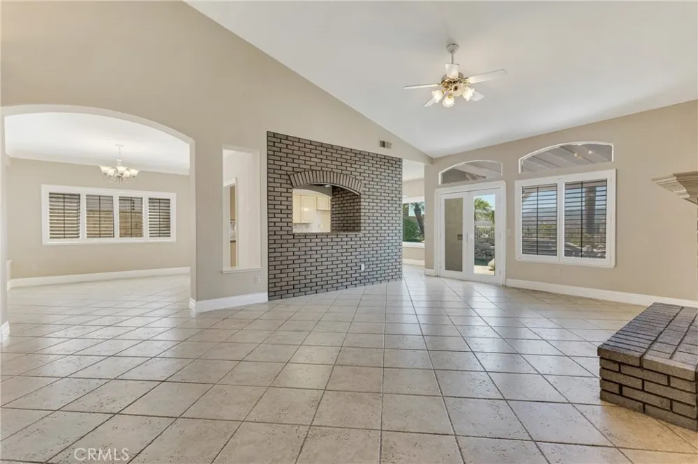 22244 Circle J Ranch Road Saugus, CA 91350