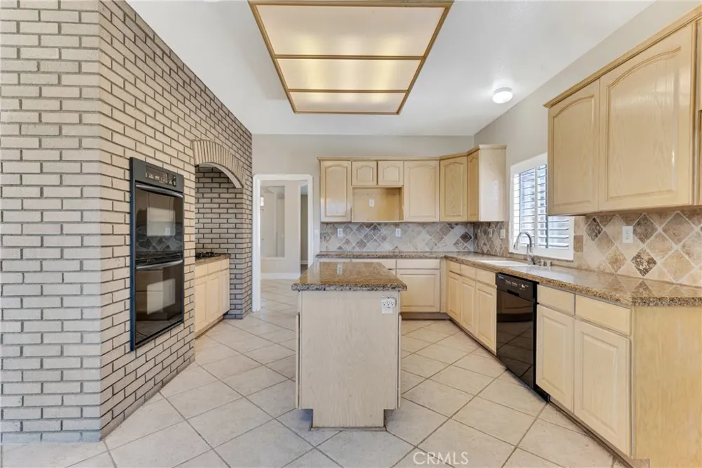 22244 Circle J Ranch Road Saugus, CA 91350