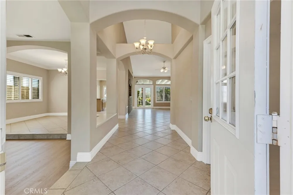 22244 Circle J Ranch Road Saugus, CA 91350