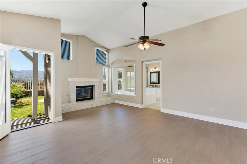 22244 Circle J Ranch Road Saugus, CA 91350