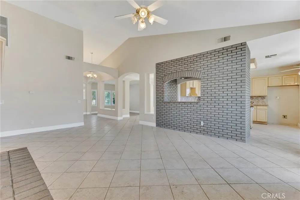 22244 Circle J Ranch Road Saugus, CA 91350