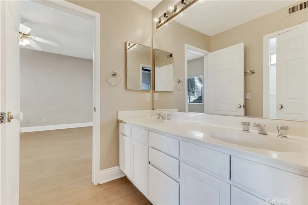 22244 Circle J Ranch Road Saugus, CA 91350