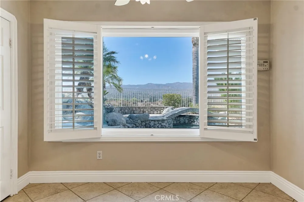 22244 Circle J Ranch Road Saugus, CA 91350