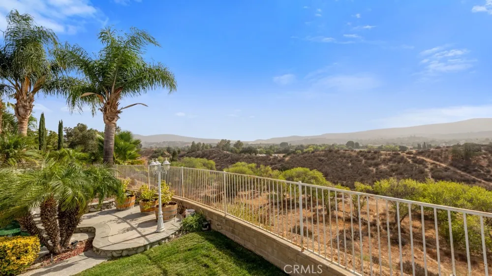 22244 Circle J Ranch Road Saugus, CA 91350