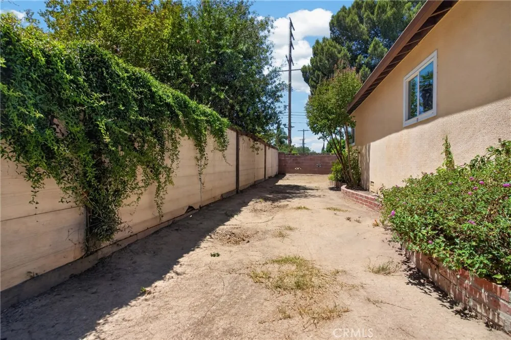 7700 Wilbur Reseda, CA 91335