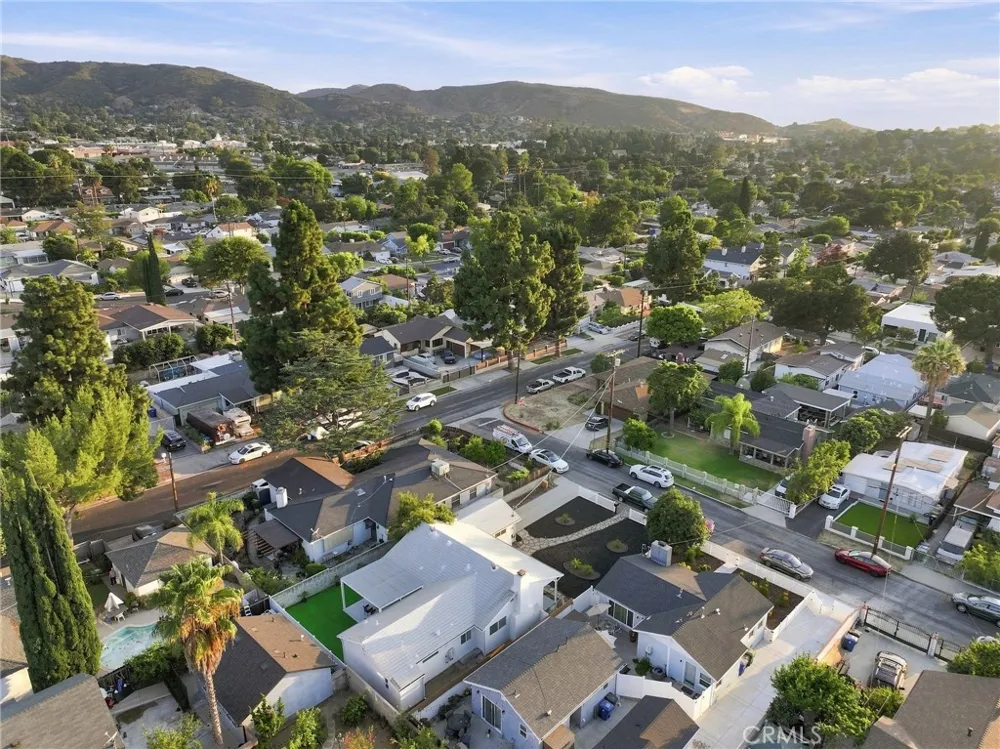 10824 Odell Sunland, CA 91040