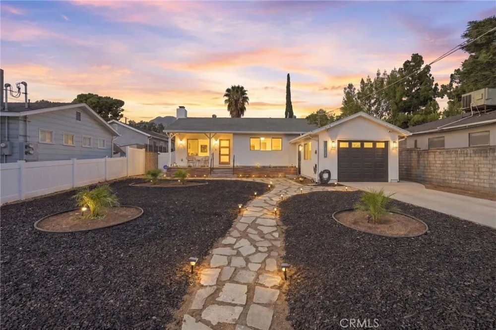 10824 Odell Sunland, CA 91040