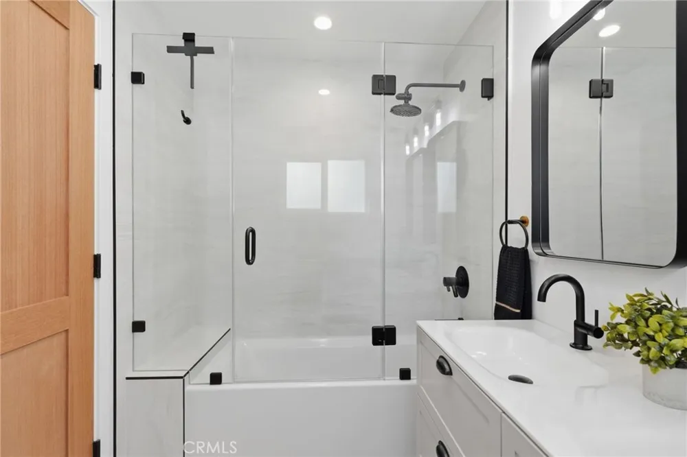 10824 Odell Sunland, CA 91040