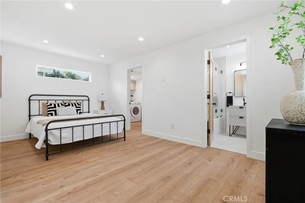 10824 Odell Sunland, CA 91040